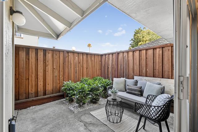 5645 Evergreen Terrace, Fremont CA: https://media.crmls.org/mediaz/8045ce04-08cc-4685-928a-f7a21559e1f8.jpg