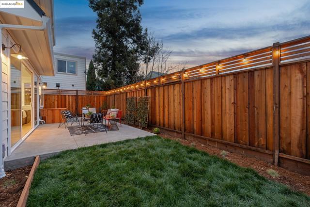 2312 Eighth St, Berkeley CA: https://media.crmls.org/mediaz/8046e4b1-af00-4344-bf62-c606b4e2071f.jpg