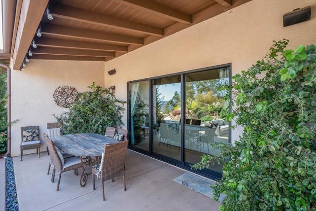 13495 Del Poniente Road, Poway CA: https://media.crmls.org/mediaz/80474bfa-3364-4c08-b7f4-39de5ed2d7b3.jpg