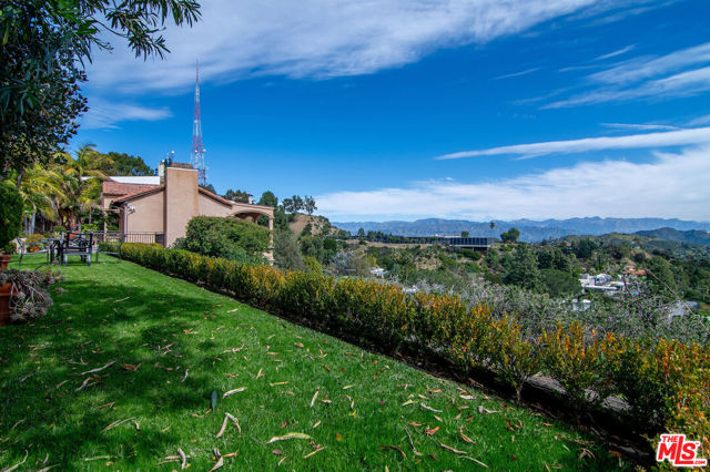 6 Bed Home for Sale in Los Angeles, California