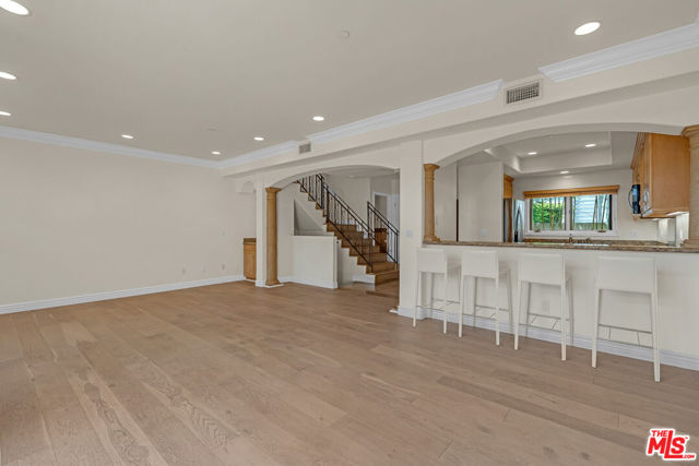 1022 10th Street, Santa Monica CA: https://media.crmls.org/mediaz/80482fca-4861-4412-87bf-a2b42da05d61.jpg