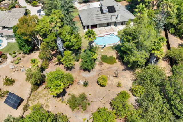 15235 Crestview Ct, Poway CA: https://media.crmls.org/mediaz/80483764-faf8-4b02-bb3a-1cf0a0fd4d37.jpg