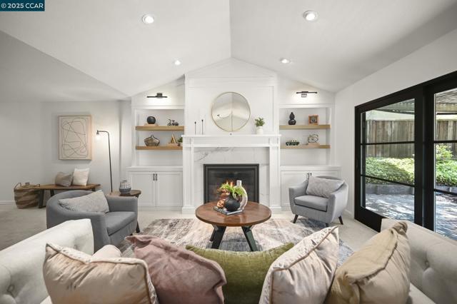 2120 Shady Creek Pl, Danville CA: https://media.crmls.org/mediaz/80489ec9-06cf-440a-b740-83327f5c133a.jpg