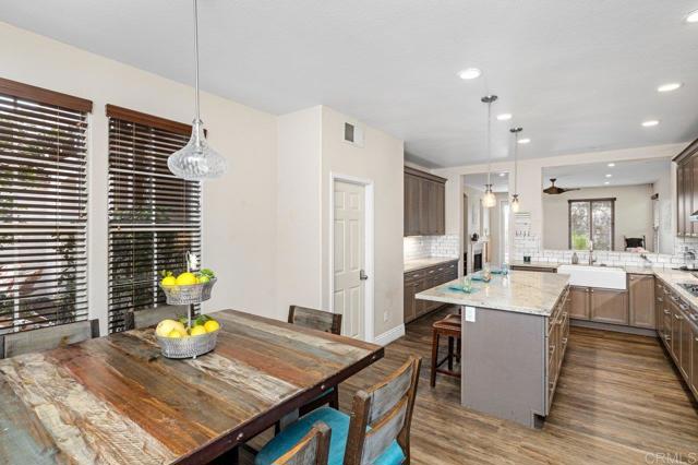 Detail Gallery Image 8 of 30 For 316 Crownview Ct, San Marcos,  CA 92069 - 4 Beds | 3 Baths