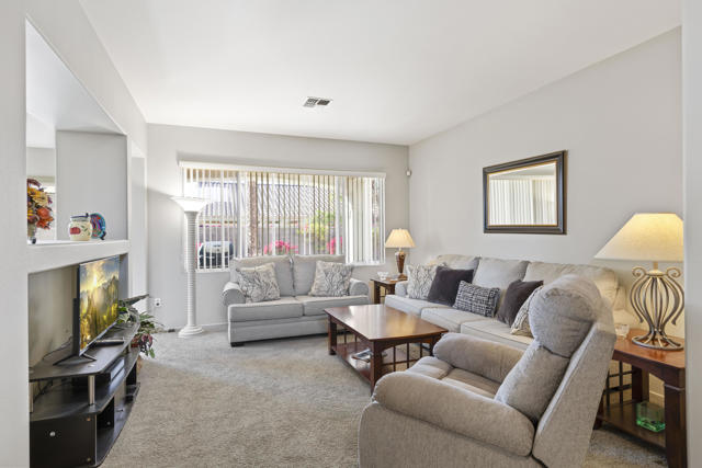78813 Iron Bark Drive, Palm Desert CA: https://media.crmls.org/mediaz/804933a0-ddb4-46d4-a707-90b9cf1674dc.jpg