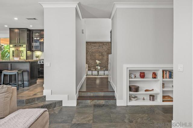 12516 Rougemont Pl, San Diego CA: https://media.crmls.org/mediaz/804982b3-6080-403b-b6f1-2d62569e324d.jpg