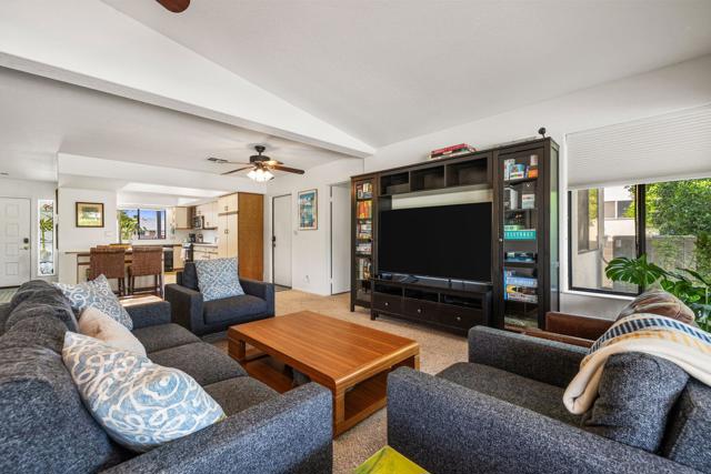 42905 Texas Avenue, Palm Desert CA: https://media.crmls.org/mediaz/8049ba2d-d437-4dc9-8eb6-4fa7031a3a8d.jpg
