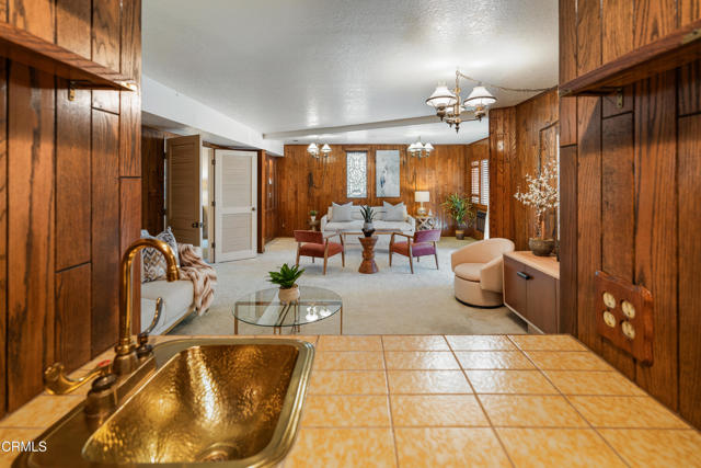 Detail Gallery Image 18 of 52 For 1400 Valley View Rd #1,  Glendale,  CA 91202 - 4 Beds | 3/1 Baths