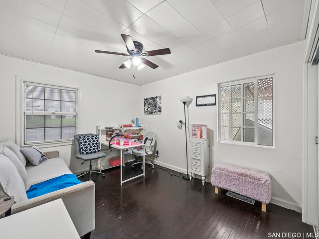 5949 Alleghany ST, San Diego CA: https://media.crmls.org/mediaz/804b0707-241b-48bd-ae19-4c5893dc79ae.jpg