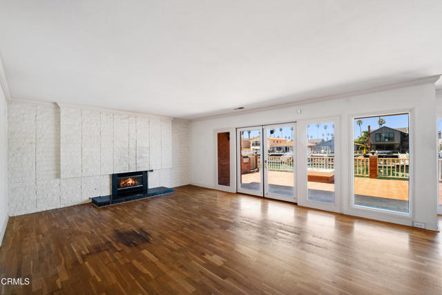 2851 Seahorse Avenue, Ventura CA: https://media.crmls.org/mediaz/804b8116-e604-4478-b905-04dcf168b968.jpg