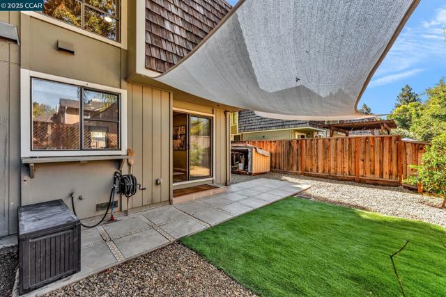 1660 San Luis Rd, Walnut Creek CA: https://media.crmls.org/mediaz/804c79dd-f1ae-4da2-b2dc-1603de39dc8c.jpg