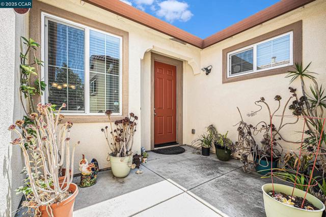 4637 Appleglen St, Antioch CA: https://media.crmls.org/mediaz/804d42f6-9596-4faa-b53d-c5bda8b49062.jpg
