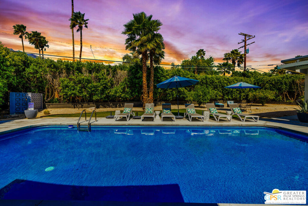 https://media.crmls.org/mediaz/804dba0b-3e72-4866-89d3-7dab2a7ca099.jpg?preset=X-Large