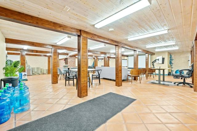 251 Middlefield Road, Palo Alto CA: https://media.crmls.org/mediaz/804eaa9a-d546-45dd-bcc8-ee6852d9203a.jpg