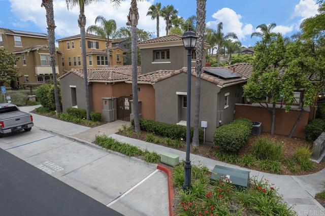 Detail Gallery Image 8 of 41 For 1883 Aquamarine Ct #9,  Chula Vista,  CA 91913 - 2 Beds | 2/1 Baths