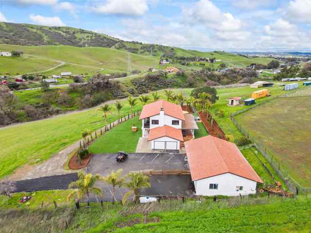 12200 Tesla Rd, Livermore CA: https://media.crmls.org/mediaz/804efe8c-ed56-4d52-a30e-61138aeff2e7.jpg