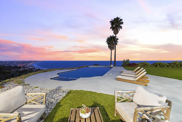 31505 Pacific Coast Highway, Malibu CA: https://media.crmls.org/mediaz/804fc4e1-d446-4d78-8054-afb3f420d4f3.jpg