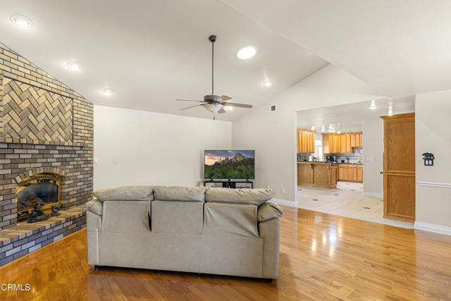 Detail Gallery Image 5 of 45 For 30100 Sunland Way, Tehachapi,  CA 93561 - 3 Beds | 2 Baths