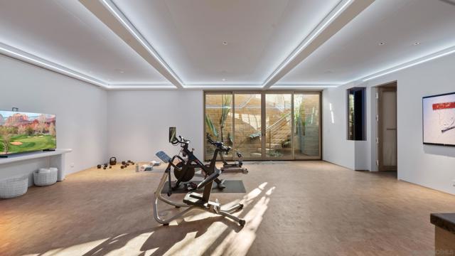 1230 Neptune Ave, Encinitas CA: https://media.crmls.org/mediaz/80502621-245b-4fbf-846e-909d6d8473f5.jpg
