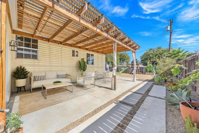 4991 Date Pl, San Diego CA: https://media.crmls.org/mediaz/805040fe-536d-4125-a768-a290dfc6ca4c.jpg