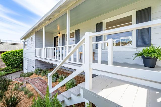 313 Vista Drive, Watsonville CA: https://media.crmls.org/mediaz/80513dea-8775-4556-8d2e-dcc4e6496782.jpg