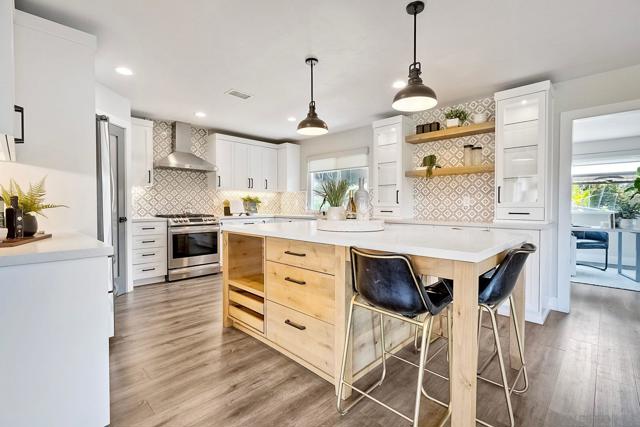 20809 Viento Valle, Escondido CA: https://media.crmls.org/mediaz/80517542-76ac-4b96-8370-560043bfb4bc.jpg