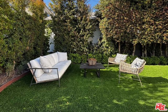 1363 S Curson Avenue, Los Angeles CA: https://media.crmls.org/mediaz/8051aef4-1ee7-451e-9d67-531c718b2da2.jpg