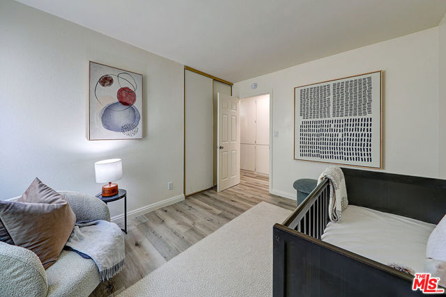 2452 Chelsea Place, Santa Monica CA: https://media.crmls.org/mediaz/8051c11c-a2ab-4a28-8887-c808efc674b5.jpg