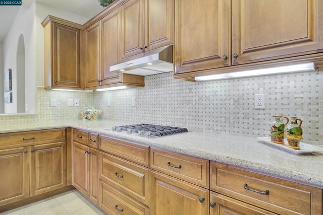 1648 Chianti Ln, Brentwood CA: https://media.crmls.org/mediaz/80520595-0237-4e91-96aa-4dad8e24bb1e.jpg
