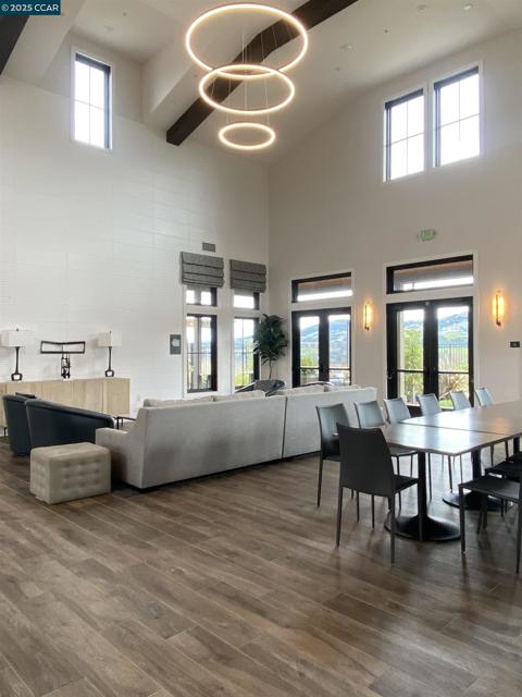 39103 Via Vicenza, San Ramon CA: https://media.crmls.org/mediaz/8052ddaa-062a-404e-b71f-6290ea8e4c8f.jpg