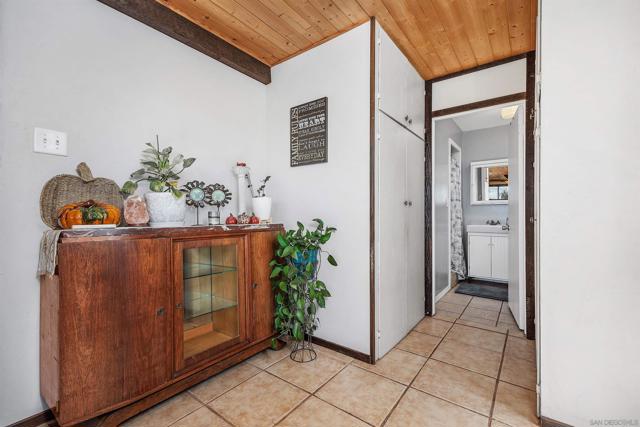 11270 San Luis Rey Dr, Valley Center CA: https://media.crmls.org/mediaz/80533100-ba50-423b-8336-2fa904c65836.jpg