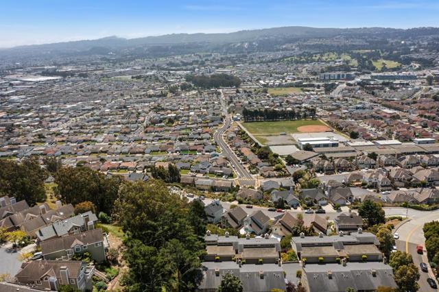 647 Stonegate Drive, South San Francisco CA: https://media.crmls.org/mediaz/8053e233-bbc1-453b-947b-34ee785fa64d.jpg