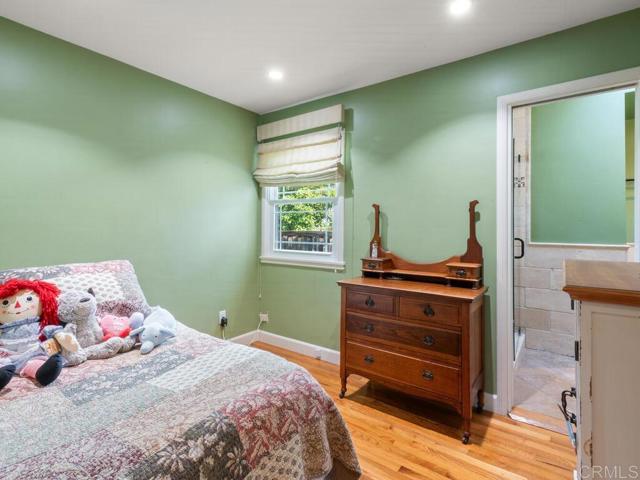 Detail Gallery Image 17 of 30 For 4839 Winona Ave, San Diego,  CA 92115 - 4 Beds | 3 Baths