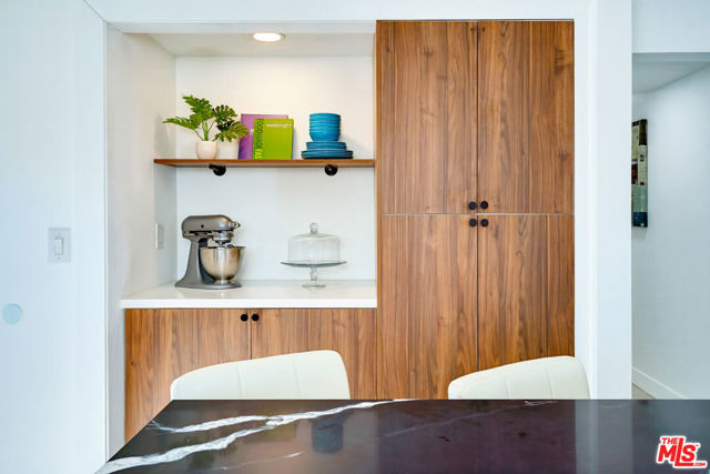547 N Farrell Drive, Palm Springs CA: https://media.crmls.org/mediaz/80552568-a074-43af-99e5-c5f19333282e.jpg
