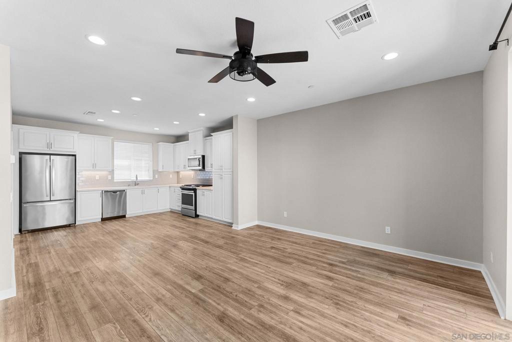 2580 Escondido Blvd - photo 3