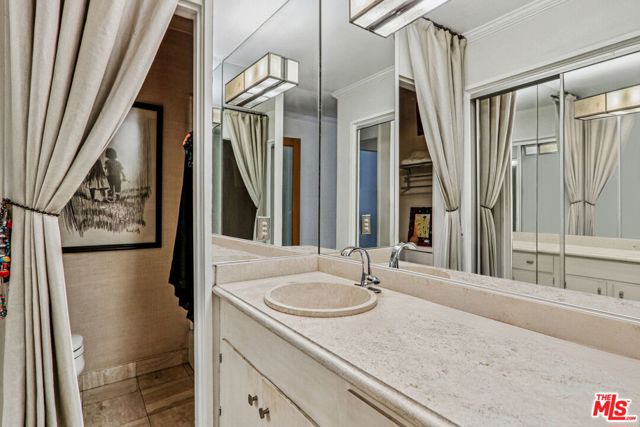 1400 N Sweetzer Avenue, West Hollywood CA: https://media.crmls.org/mediaz/805578f8-2dd9-4389-a979-1e3a52d616f8.jpg