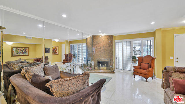 21801 Burbank Boulevard, 92 photo 6