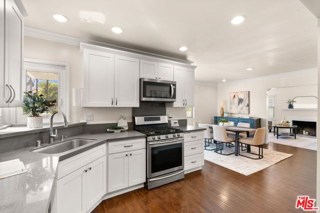 8420 Bleriot Avenue, Los Angeles CA: https://media.crmls.org/mediaz/8056ced8-89a5-404d-bc46-bc0f8ed675df.jpg