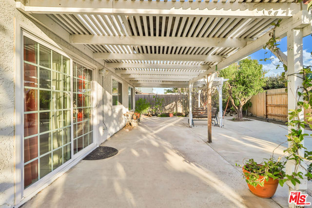 768 Aileen Street, Camarillo CA: https://media.crmls.org/mediaz/8056e062-8a2e-441a-accc-bdfb2124838e.jpg