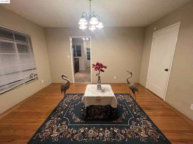 2326 Maywood Ave, Oakland CA: https://media.crmls.org/mediaz/8056e31f-13e6-489a-9828-ecc84a28824e.jpg