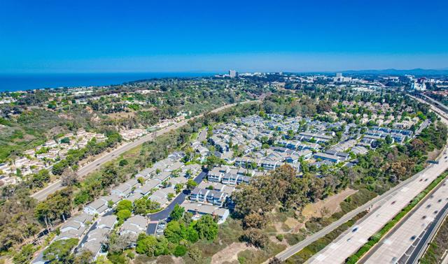 8037 Caminito Mallorca, La Jolla CA: https://media.crmls.org/mediaz/80575e48-02b4-4bb0-ab09-bd09d9e2513f.jpg