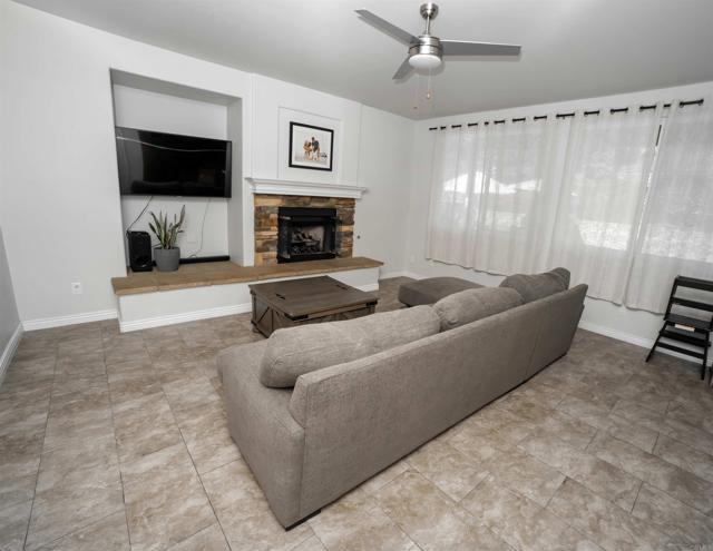 Detail Gallery Image 8 of 45 For 2361 Paseo Los Gatos, Chula Vista,  CA 91914 - 4 Beds | 3 Baths