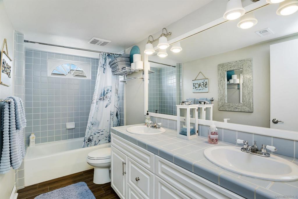 MLS #250040952SD image #33