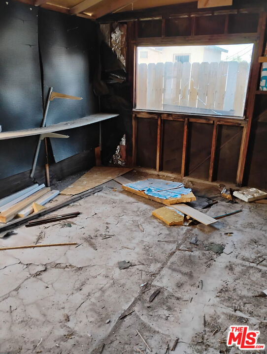 441 F Street, Needles CA: https://media.crmls.org/mediaz/805a2dc9-9338-46b0-ac91-b2720626e4cb.jpg