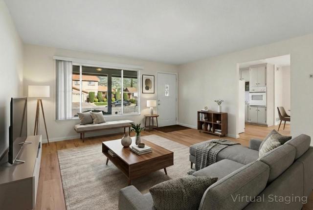 2657 Bon Bon Drive, San Jose CA: https://media.crmls.org/mediaz/805ab5ee-1812-4577-a77c-3df41cbf6cf6.jpg