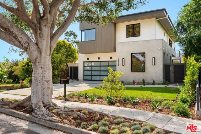 1213 Pine Street, Santa Monica CA: https://media.crmls.org/mediaz/805b2a41-10bb-45db-ac36-ec81c08b0f71.jpg