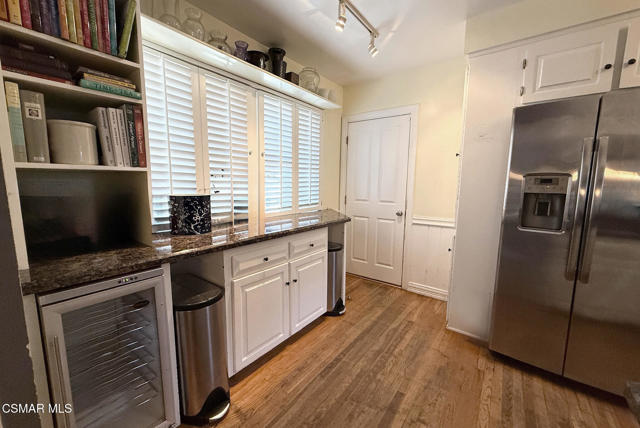 4748 Conejo Avenue, Woodland Hills CA: https://media.crmls.org/mediaz/805b3260-eae3-4b9f-be8a-bca1dd7e4dbd.jpg