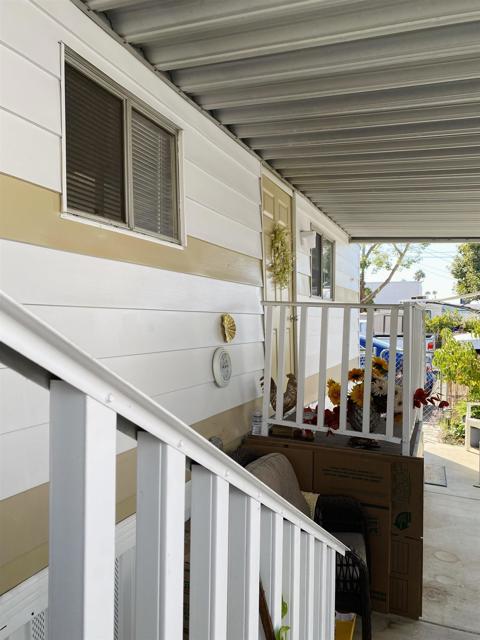 1425 E Madison Ave E, El Cajon CA: https://media.crmls.org/mediaz/805b422b-8a93-44c1-911b-71f0b11c182e.jpg