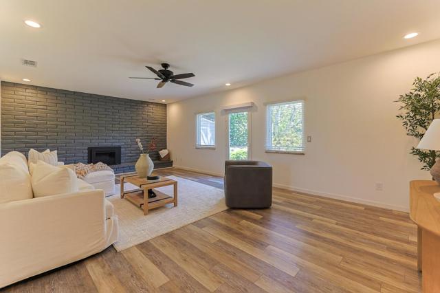 9355 Holly Oak Way, Salinas CA: https://media.crmls.org/mediaz/805ba7df-0607-4f79-9908-0fc2a087a108.jpg