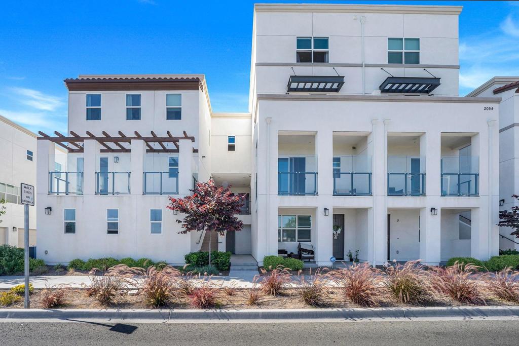2054 Luzon Ln #2